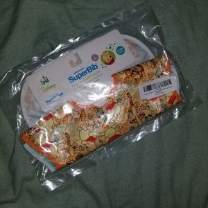 Waterproof winnie the pooh baby bib size 6-24 M